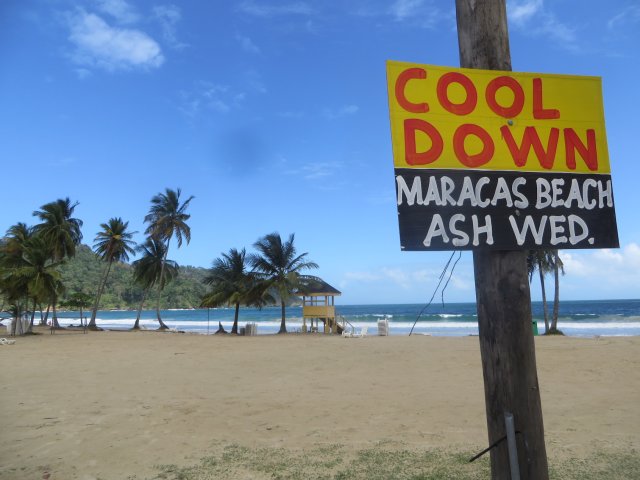 Abkühlen an Aschermittwoch am Strand von Maracas