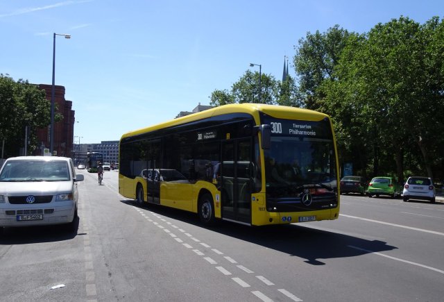 Ab August im Zehn-Minuten-Takt unterwegs: Die neue Linie 300 von der East Side Gallery zum Potsdamer Platz.