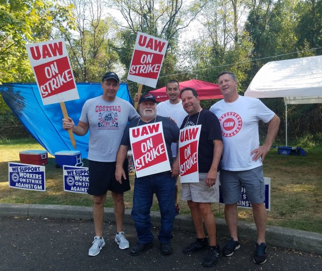 Am UAW-Streikposten in Langhorne gibt es keine Streikbrecher. Trotz sozialer Sorgen - das Streikgeld liegt deutlich unter dem normalen Verdienst - sind die Streikenden fest entschlossen dem Autobauer General Motors Verbesserungen abzutrotzen.