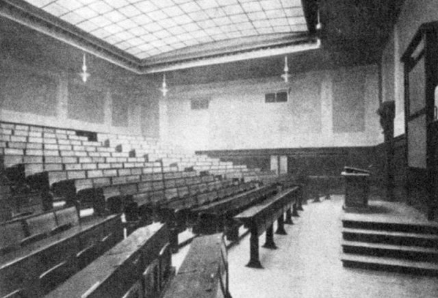 Der berühmte Hörsaal 40 wurde 1968 abgerissen.