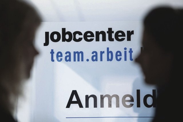 Von Teamarbeit zwischen Jobcentermitarbeitenden und Erwerbslosen kann keine Rede sein.