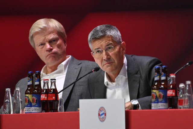 Vereinspräsident Herbert Hainer (r.) und Vorstands-Chef Oliver Kahn stehen in Sachen Katar-Sponsoring beim FC Bayern weiter in der Kritik.