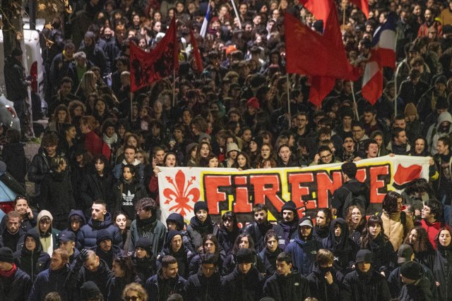 Der italienische Antifaschistmus lebt: Kundgebung gegen die rechte Gewalt am Liceo Michelangelo am 21. Februar in Florenz