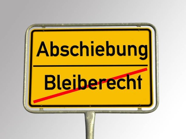 Trotz Regierungsbeteiligung der Grünen wurden 2022 auch aus NRW Menschen abgeschoben, die nach dem von der Ampelkoalition geplanten Chancen-Aufenthaltsrecht eine gute Bleibeperspektive gehabt hätten.