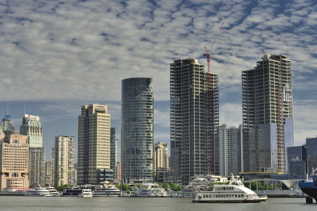 Bankenkomplex am Huangpu-Fluss in Shanghai – viele Auslandskredite sind vom Zahlungsausfall bedroht.