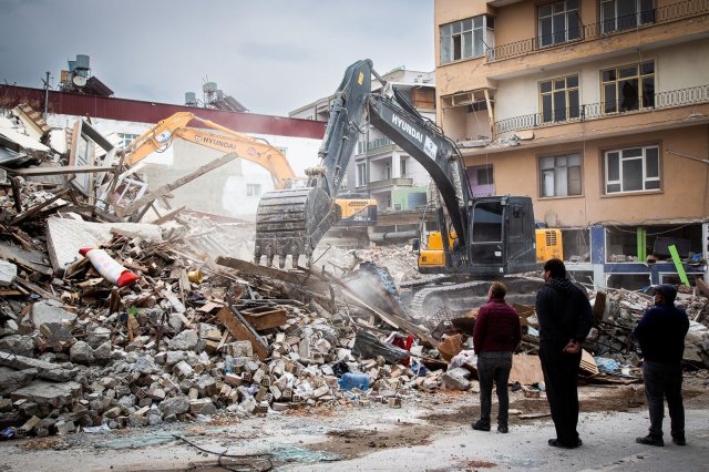 Abrissarbeiten im Zentrum von Samandağ