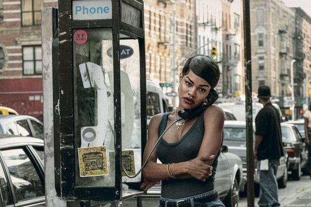 Die junge Inez (Teyana Taylor) lebt ein Leben am Telefon. So ist das halt, wenn Mami und Papi nicht alles schon vorher für einen geregelt haben.