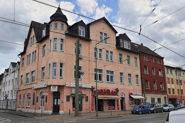 Das nach dem Anschlag neu aufgebaute Haus in der Wanheimer Straße 301.