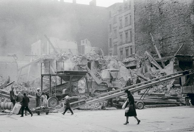 Der Westen im Wandel: Abrissarbeiten an der Kirchbachstraße in Schöneberg 1962