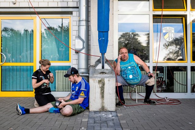 Willmanns Zuneigung gehört allem Wüsten, Weichen, Wetterfesten: Jenaer Fans nach einem Relegationsspiel.