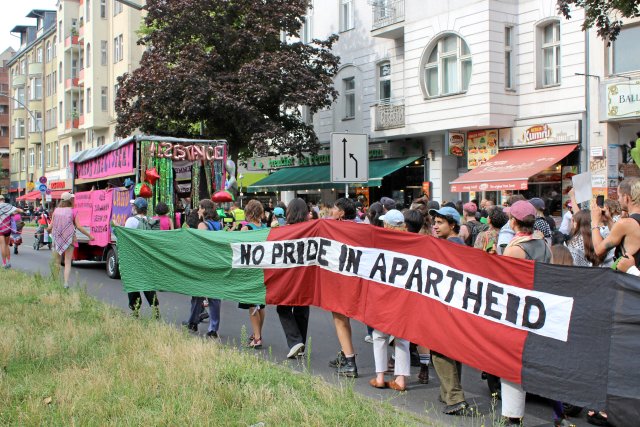 »No pride in genocide« und »No pride in apartheid« skandierten Demonstrierende am Samstag.