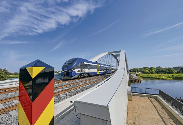 Polen, Berlin und Brandenburg wünschen sich mehr als Dieseltriebzüge auf der neuen Oderbrücke.