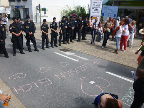 Am Ende der Demonstration gegen die Bilderberger-Konferenz in Tirol, 13. Juni 2015