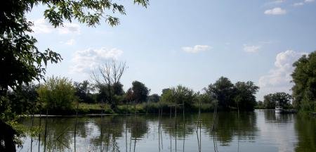 Wassersportler und Fahrgastschiffe dürfen noch hier fahren.