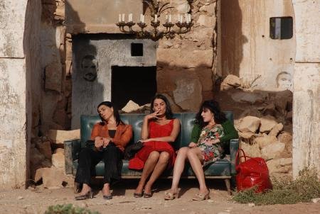 Hiam Abbass, Manal Khader und Raia Haidar (v.l.n.r.) in &#187;Chaque jour est une f&#234;te&#171;