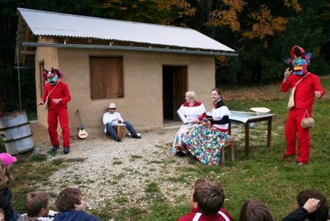 Inmitten des Parks kann man manchmal auch auf Zeugen südamerikanischer Kultur treffen.