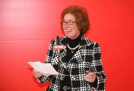 Beate Klarsfeld bei ein Auftritt in Berlin im Mai 2009