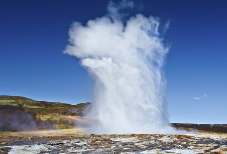 Die Geysire wie der Strokkur sprudeln wie eh und je, die isländische Wirtschaft inzwischen auch wieder.