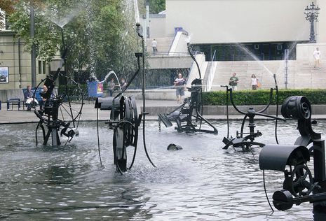 Am Tinguely-Brunnen